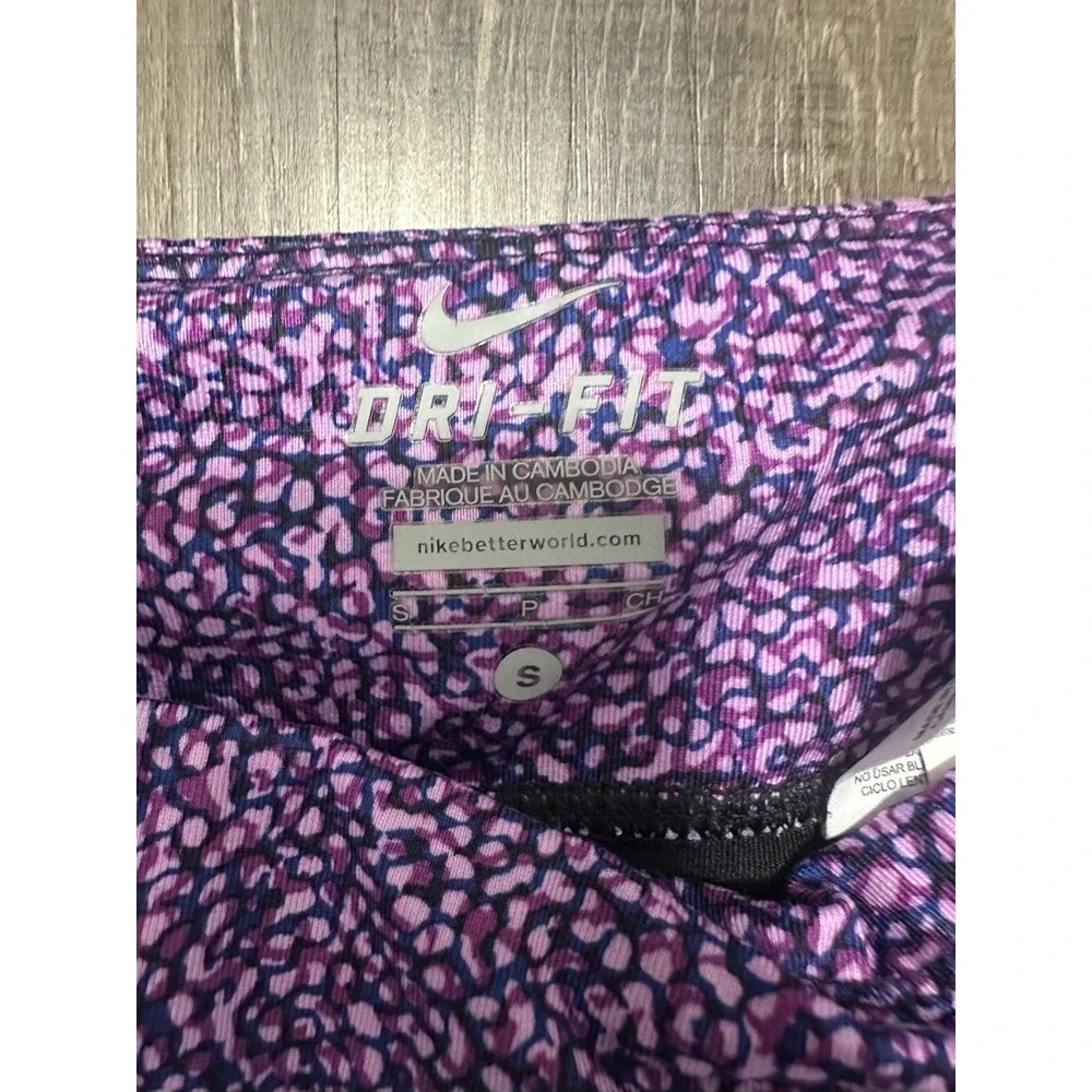 Nike Black And‎ Purple Trim Capris Small